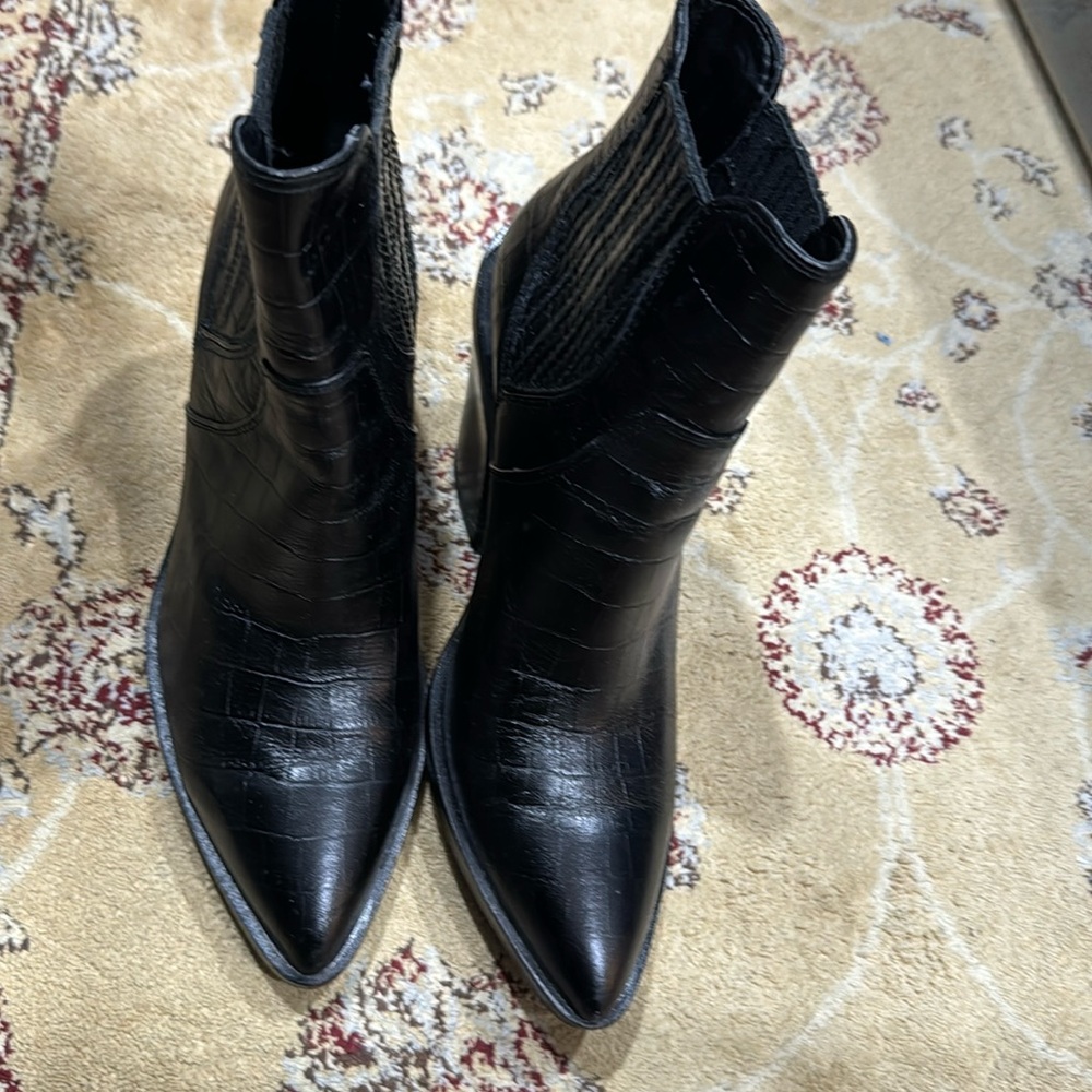 Rebecca Minkoff Sábana Croco booties